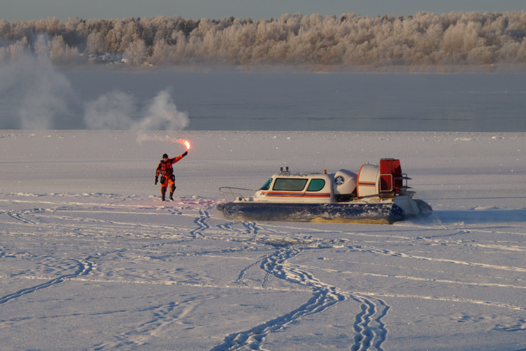 Безопасность на льду под контролем спасателей
